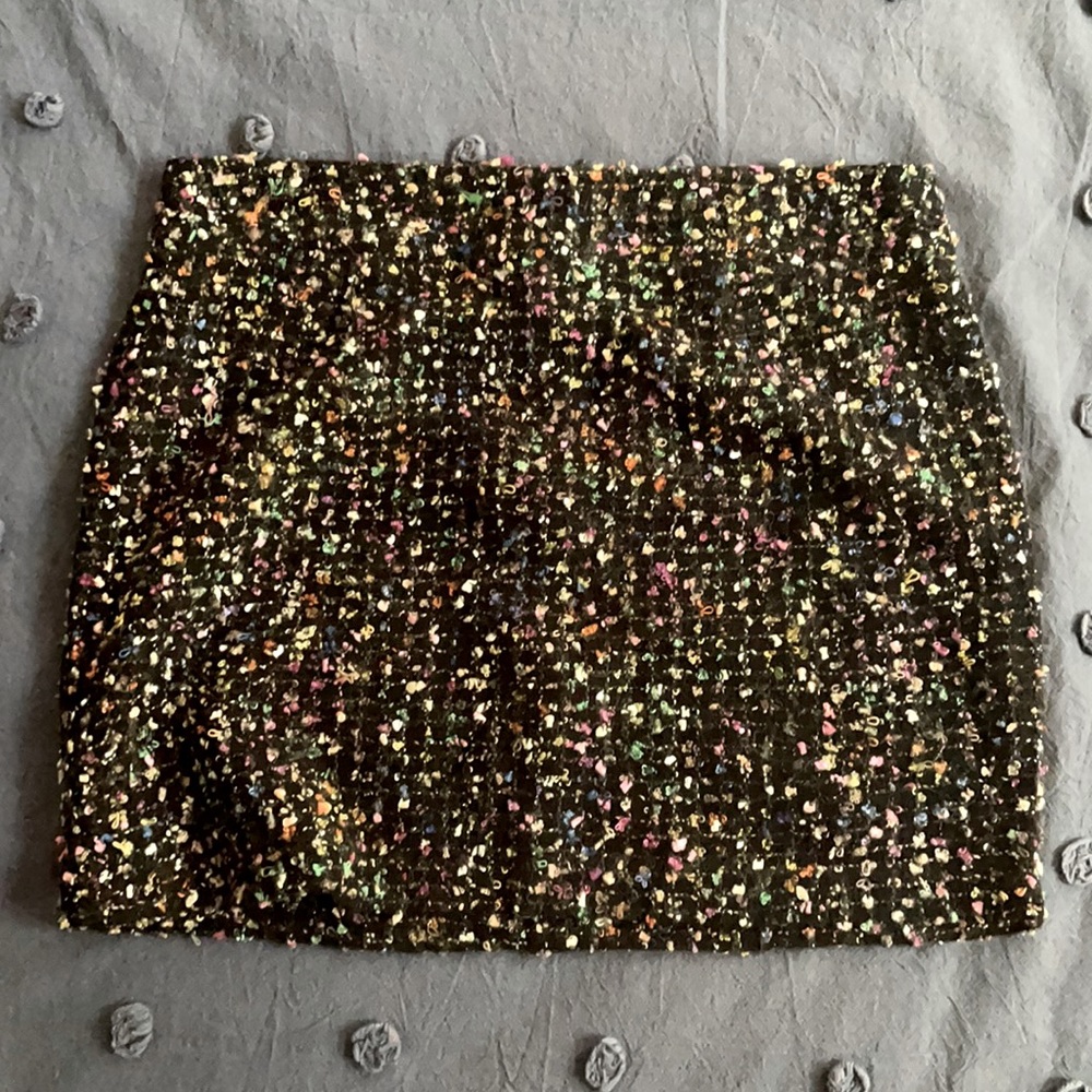 FOREVER21 A-line, multi-colored woven mini skirt. Size Small.